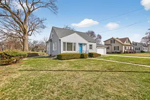 2318 Lancaster Blvd, Jackson, MI 49202 - Photo 2