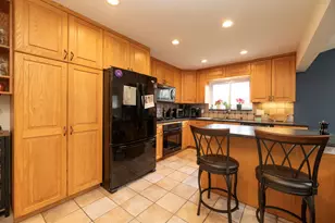 8765 Buckskin Dr, Commerce Township, MI 48382 - Photo 12