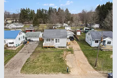 614 W High Street, Bangor, MI 49013 - Photo 2