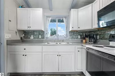 9301 E 50 Road, Cadillac, MI 49601 - Photo 24