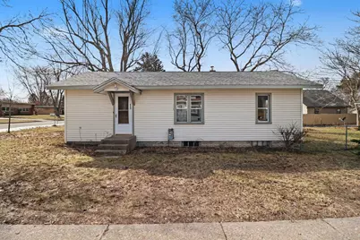 306 E Tinkham Avenue, Ludington, MI 49431 - Photo 2