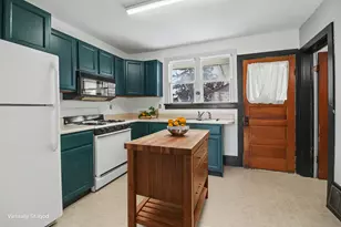 306 E Tinkham Ave, Ludington, MI 49431 - Photo 14