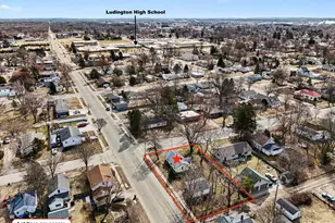 306 E Tinkham Ave, Ludington, MI 49431 - Photo 6