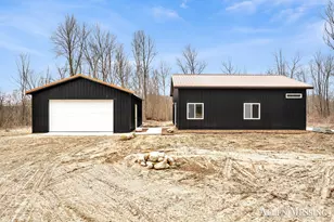 3708 Pine Ln, Saranac, MI 48881 - Photo 2