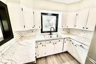 2846 Oak St, Stevensville, MI 49127 - Photo 8