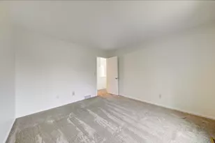 19 Westbury Ct, Ann Arbor, MI 48105 - Photo 42