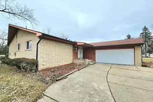 23015 Brandywynne St, Southfield, MI 48033 - Photo 2