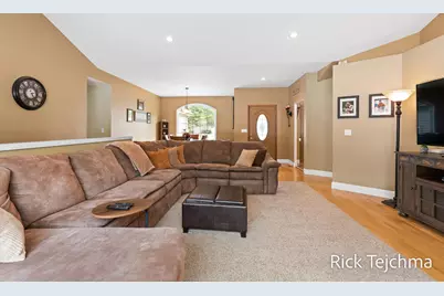 2055 Rambling Oak Drive, Muskegon, MI 49445 - Photo 32