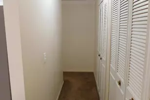 490 N Fox Hills Dr, Bloomfield Hills, MI 48304 - Photo 8