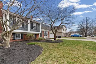 14446 Gary Ln, Livonia, MI 48154 - Photo 4