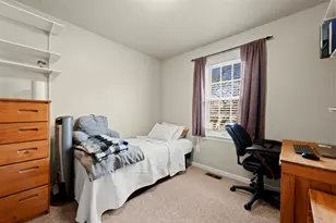 14446 Gary Ln, Livonia, MI 48154 - Photo 24