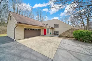 4711 Draper Rd, Jackson, MI 49203 - Photo 1