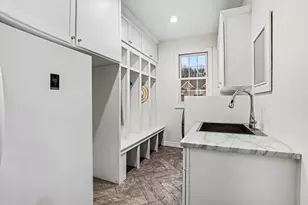 5189 Queen Victoria Ln, Kalamazoo, MI 49009 - Photo 12