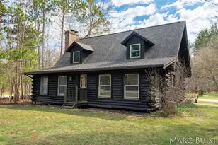 1876 Lake Michigan Dr NW, Grand Rapids, MI 49534 - Photo 4