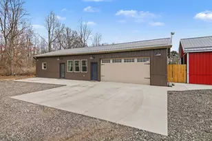 419 S Juniper St NE, Edmore, MI 48829 - Photo 6