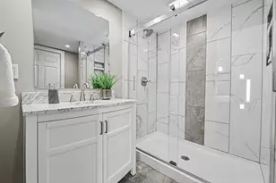 2019 Lakeview Dr, Portage, MI 49002 - Photo 16