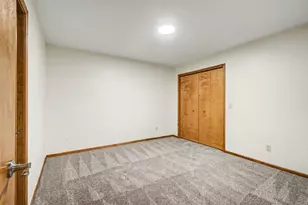 6065 Fairgrove St, Kalamazoo, MI 49009 - Photo 8