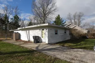 8376 E Baldwin Ave, Watervliet, MI 49098 - Photo 2