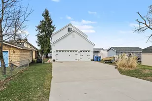 780 Beach Dr, Brooklyn, MI 49230 - Photo 4