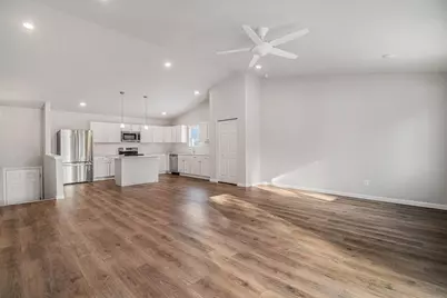 909 Valley View Court, Marshall, MI 49068 - Photo 2