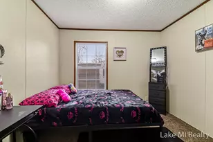 224 S Kenbrook St SE, Grand Rapids, MI 49548 - Photo 10