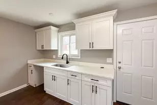 22203 Logue Ave, Warren, MI 48091 - Photo 6