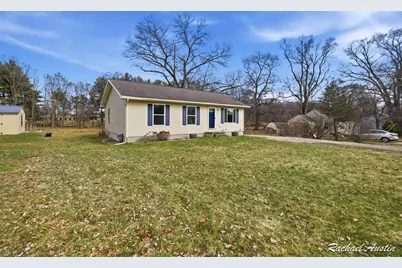 1100 N Edgewood Street, Greenville, MI 48838 - Photo 2