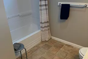 1020-1022 Avondale Circle, Kalamazoo, MI 49048 - Photo 6