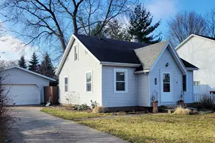 136 W 33rd St, Holland, MI 49423 - Photo 1