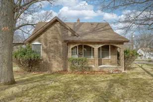 15641 Loveland St, Livonia, MI 48154 - Photo 2