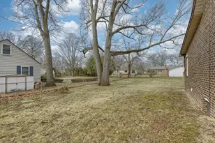 15641 Loveland St, Livonia, MI 48154 - Photo 8