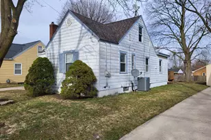 1406 Houseman Ave NE, Grand Rapids, MI 49505 - Photo 2
