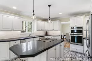 221 Foxdown Rd, Holland, MI 49424 - Photo 6