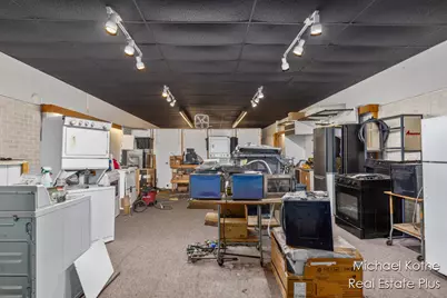 126 W State Street, Hastings, MI 49058 - Photo 6