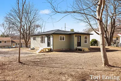 914 N Edgewood Street, Greenville, MI 48838 - Photo 1