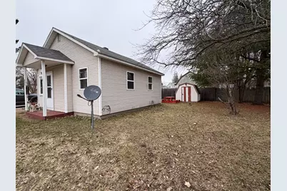 112 W 11th Street, Evart, MI 49631 - Photo 2