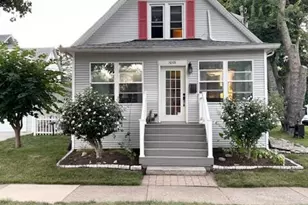 1008 Wayne St, Saint Joseph, MI 49085 - Photo 4