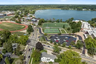 2412 Lake Dr SE, Grand Rapids, MI 49506 - Photo 48