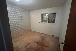 20951 Meadowlark St, Farmington, MI 48336 - Photo 12