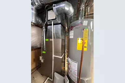 6661 Chirrewa Street, Westland, MI 48185 - Photo 18