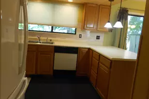 129 Balmoral Ct, Kalamazoo, MI 49006 - Photo 6