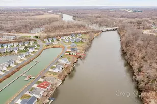 642 Swan River Dr, Benton Harbor, MI 49022 - Photo 18