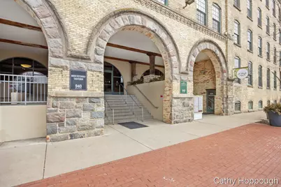 940 Monroe Avenue NW #545, Grand Rapids, MI 49503 - Photo 2
