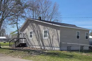 515 Selby St, Hopkins, MI 49328 - Photo 2