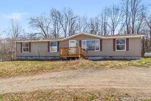 762 Dollies Ln, Hastings, MI 49058 - Photo 2