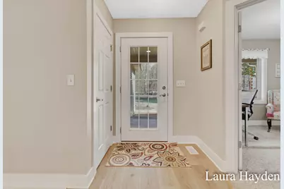 1518 Pleasant Wood Drive, Rockford, MI 49341 - Photo 10