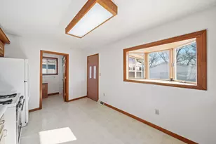 409 Bates St, Jackson, MI 49202 - Photo 16