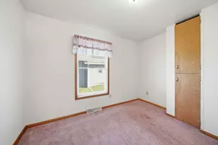 409 Bates St, Jackson, MI 49202 - Photo 12