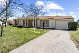 680 Leveque Cir, Carleton, MI 48117 - Photo 2