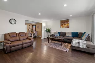 680 Leveque Cir, Carleton, MI 48117 - Photo 6